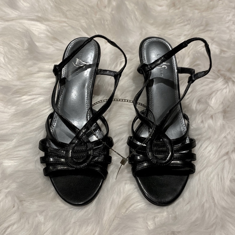 LIFESTYLES FELICIA KITTEN SLING BACK HEEL SIZE 6
